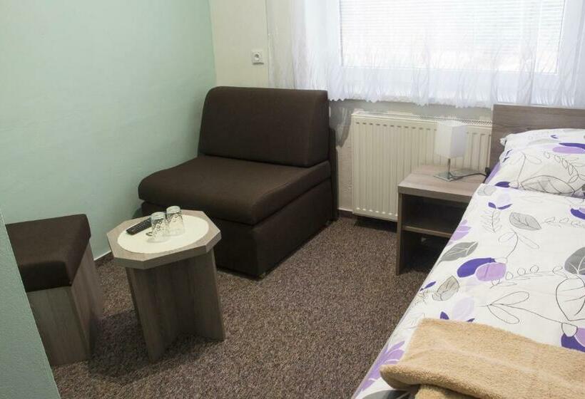 Номер Стандарт Индивидуальный, Motel Pávov