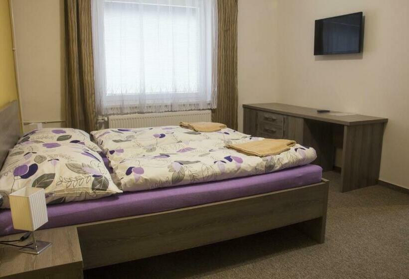 Номер Deluxe, Motel Pávov