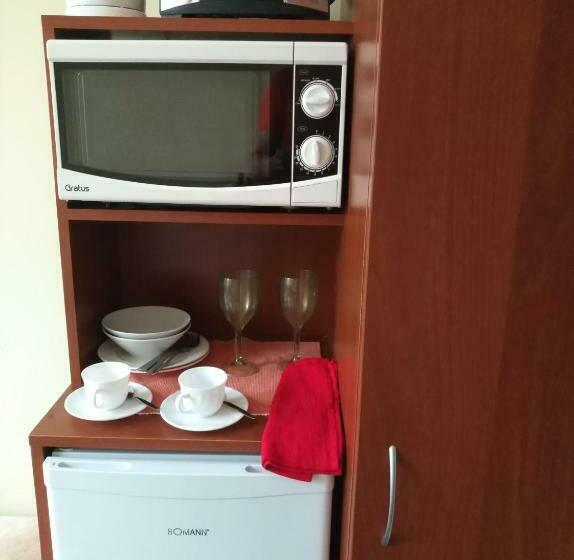 اتاق لوکس, Hostel Lux