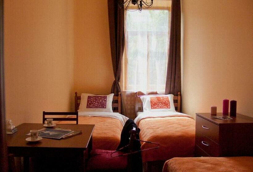 اتاق استاندارد سه نفره, Hostel Lux