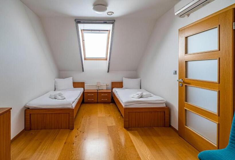 Апартаменты Дюплекс 1 Спальня, Relax Hotel Stork