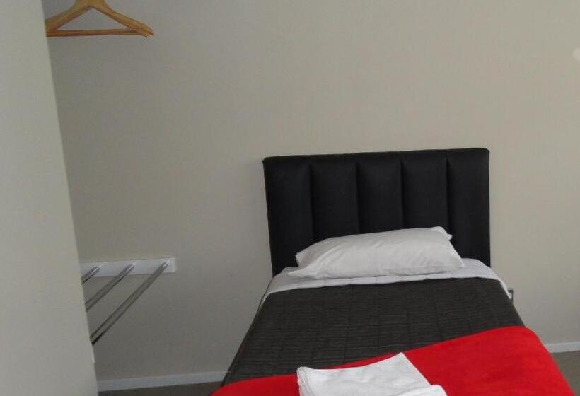 سوییت خانوادگی, Aarburg Airport Motel