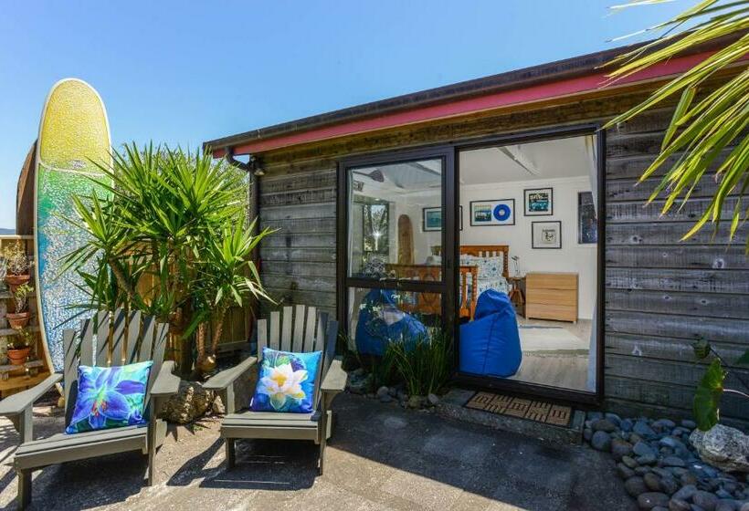 디럭스 스튜디오, Absolute Beachfront B&b