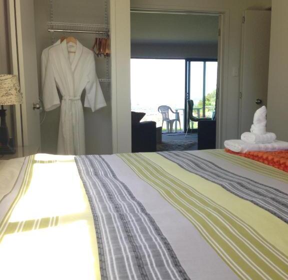 스위트 킹사이즈 침대, Baywaterviews