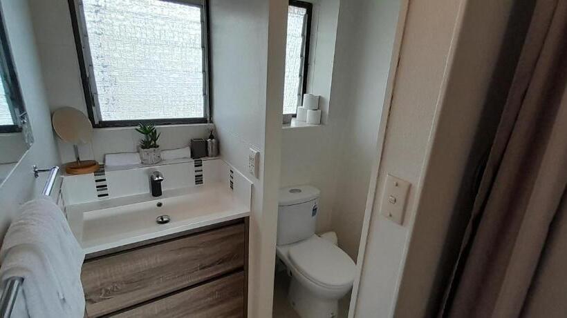 استودیوی استاندارد, Waterfalls Estate   Motel & Campground