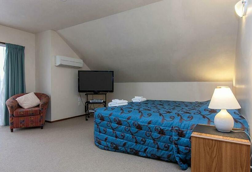 استودیوی استاندارد, Garden City Motel
