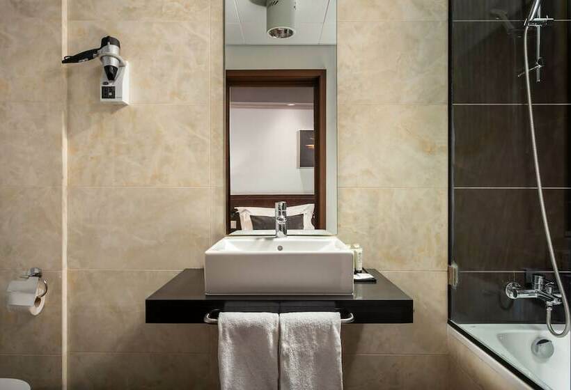 Habitación Estándar, Luena
