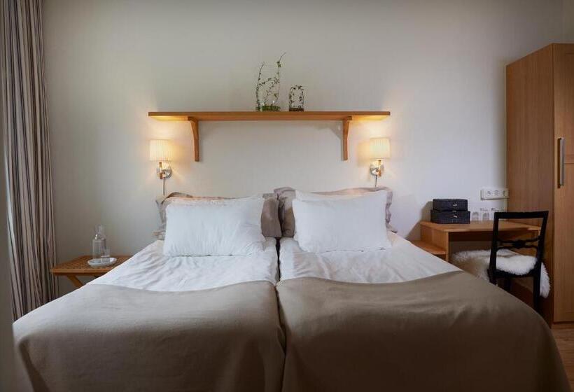 اتاق استاندارد با بالکن, Kiviks Hotell