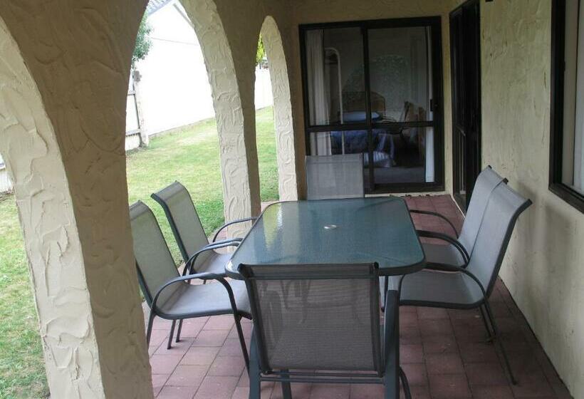 آپارتمان 2 خوابه, Captains Quarters Motor Inn