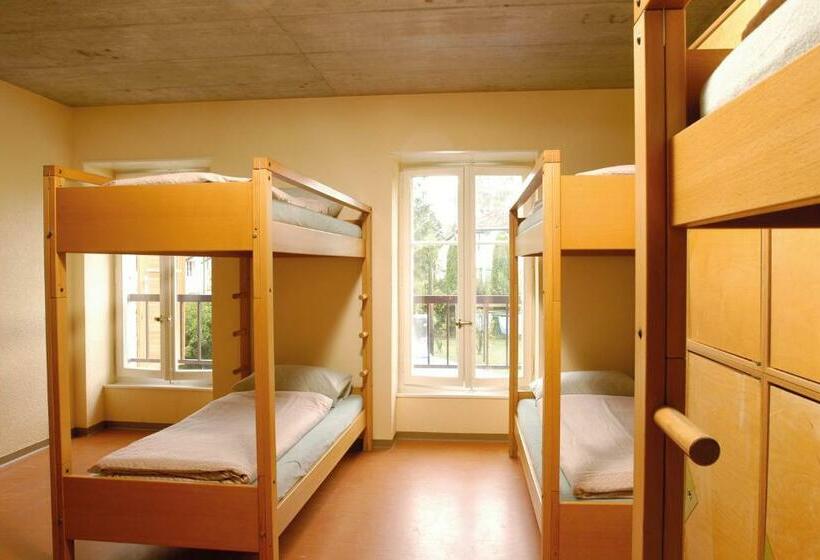 Кровать в Общей Комнате, Avenches Youth Hostel