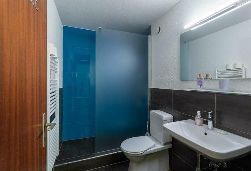 带共用浴室的标准房间, Bettstatt Neustadt