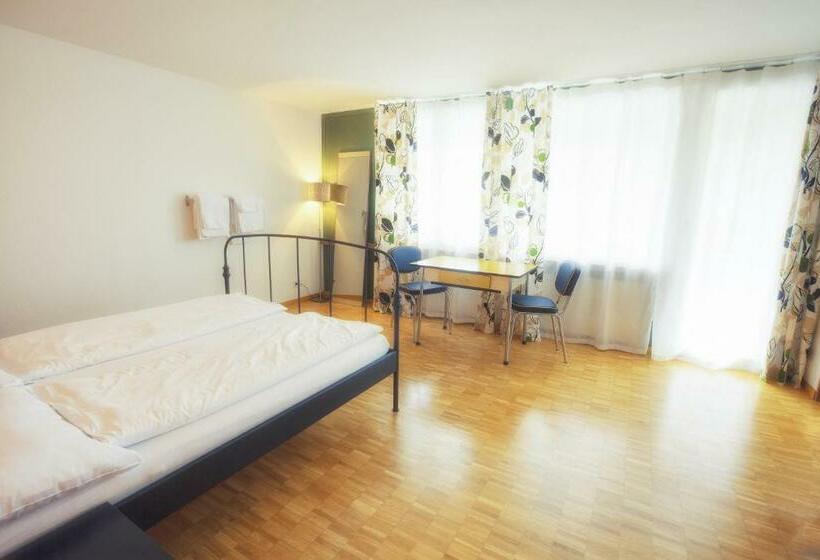 带共用浴室的标准房间, Bettstatt Neustadt