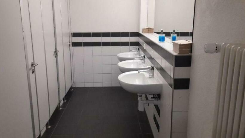 Номер Стандарт Совместная Ванная, Kreuzlingen Youth Hostel
