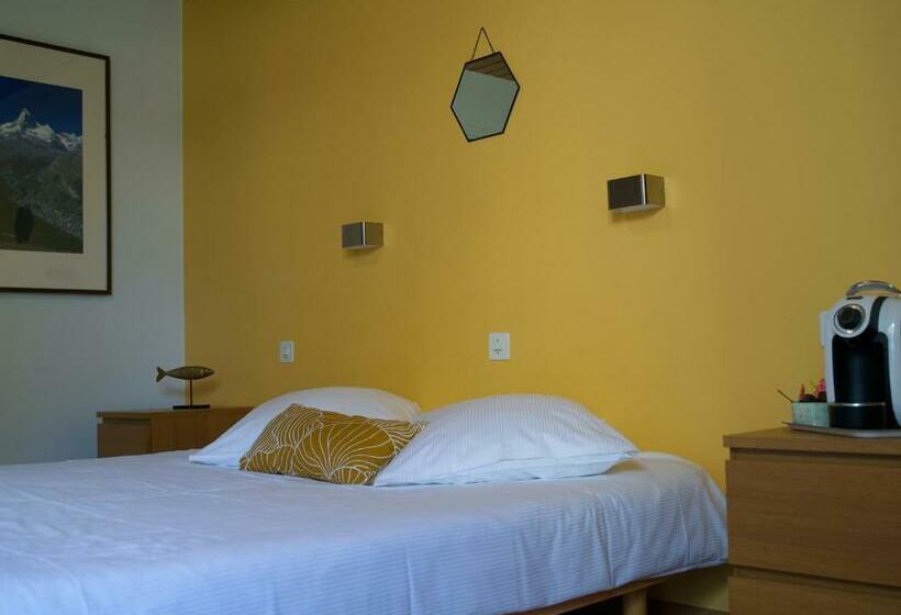Номер Стандарт, Motel Restaurant 13 Etoiles