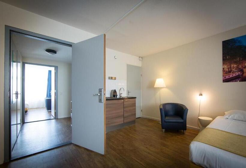 חדר משפחתי, Residence Le Coin