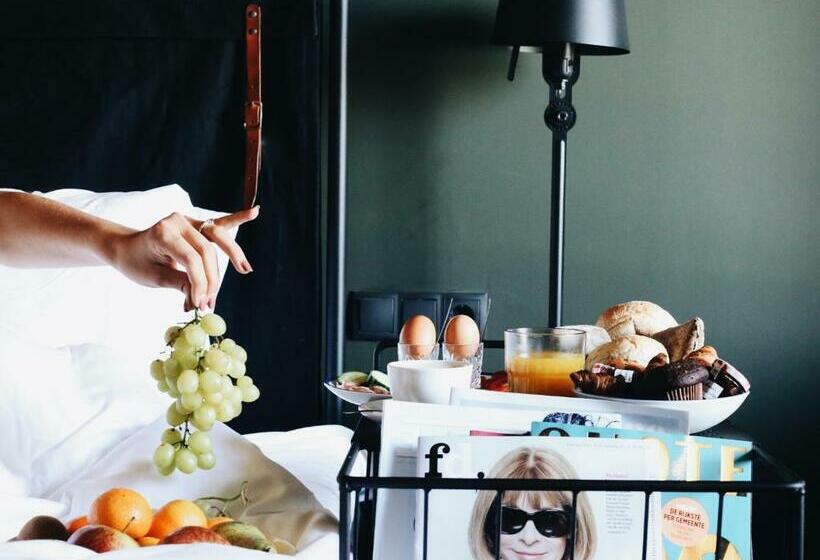 اتاق راحتی, The Duke Boutique