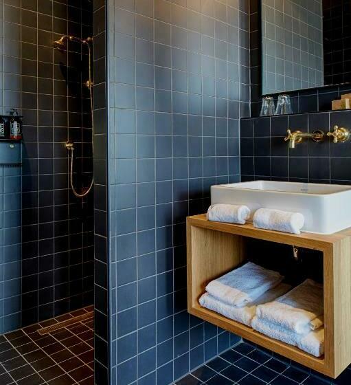 اتاق راحتی, The Duke Boutique