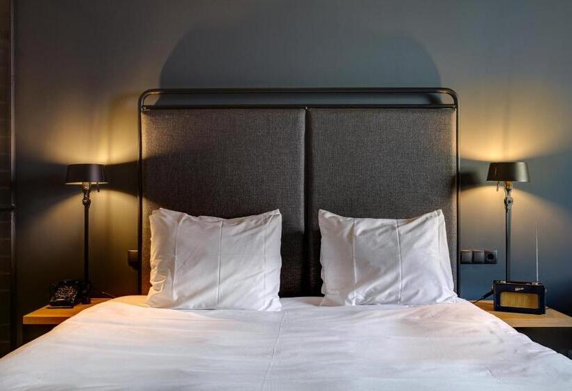 سوییت, The Duke Boutique