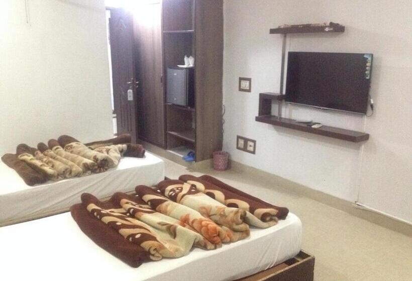 اتاق لوکس, Fire Mounts Hotel And Resturant