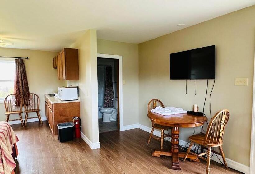 家庭工作室, Scenic Motel Moncton