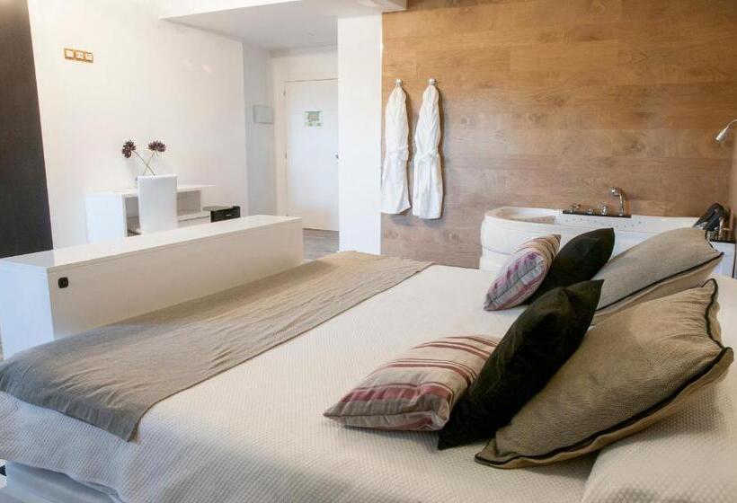 Люкс Deluxe Кровать Кинг, Habitaciones Premium Finca La Casona