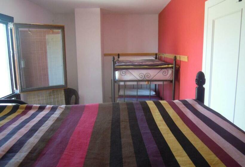 اتاق استاندارد چهار تخته, Albergue O Durmiñento