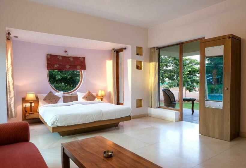 اتاق داخلی دلوکس, The Chitvan Resort