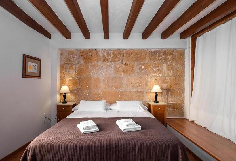 클래식 룸, Ramón Llull House