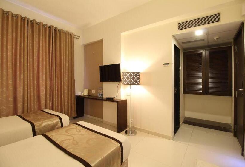 Номер Deluxe, Executive Silver Inn