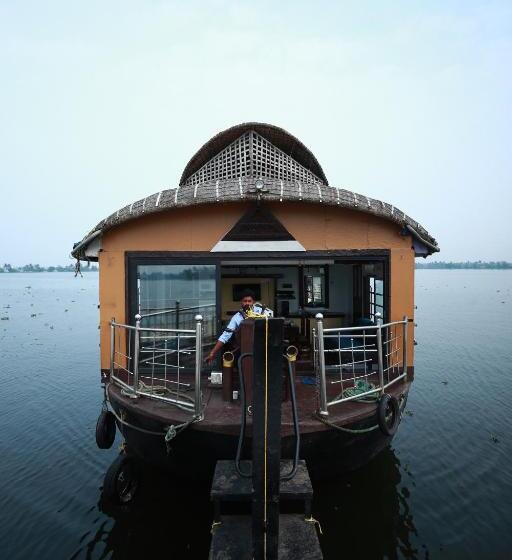 Люкс 3 Спальни, Sreekrishna Houseboat   Vaccinated Staff