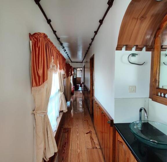Люкс, Sreekrishna Houseboat   Vaccinated Staff
