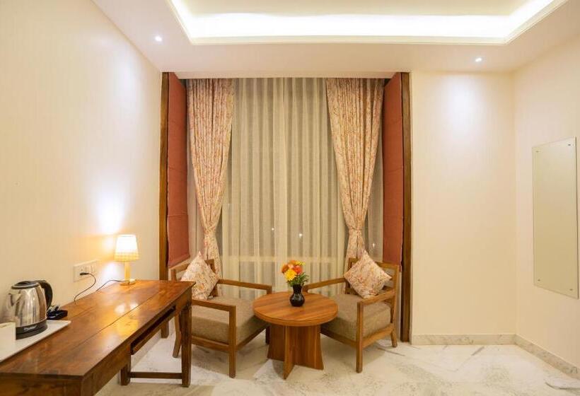 اتاق لوکس, The Chitvan Resort