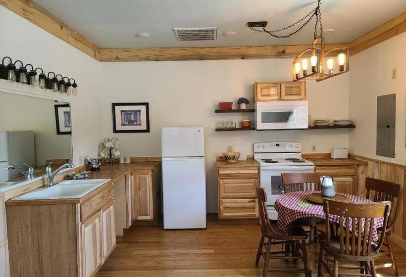 スイート（家族用）, Mrs. Anderson's Lodging