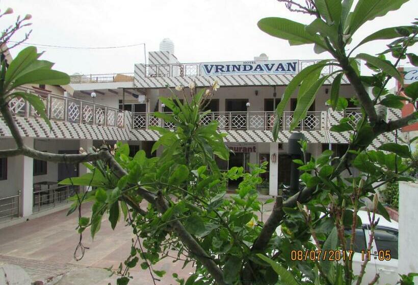 スタンダードルーム, Vrindavan
