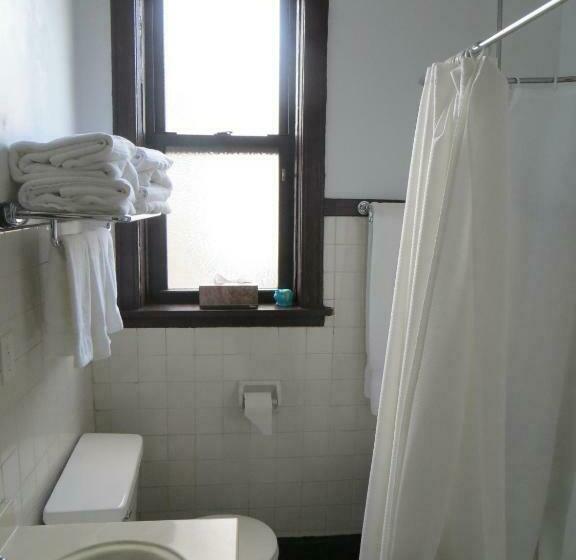 סוויטת 3 חדרי שינה, The Polo Inn Bridgeport U.s.a