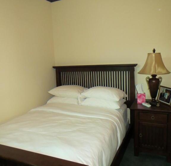 סוויטת 3 חדרי שינה, The Polo Inn Bridgeport U.s.a