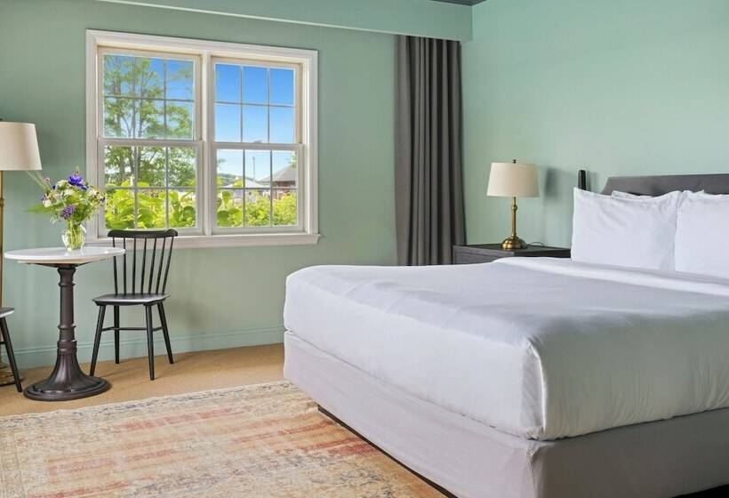 Полулюкс с Видом, The Harbor Front Inn