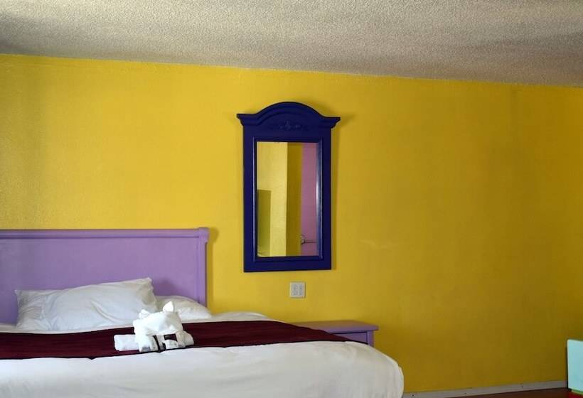 스탠다드 룸 더블 침대, 9 Palms Inn
