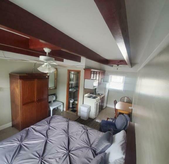 Номер Стандарт Адаптированный для Инвалидов, Golden Gate Lodging