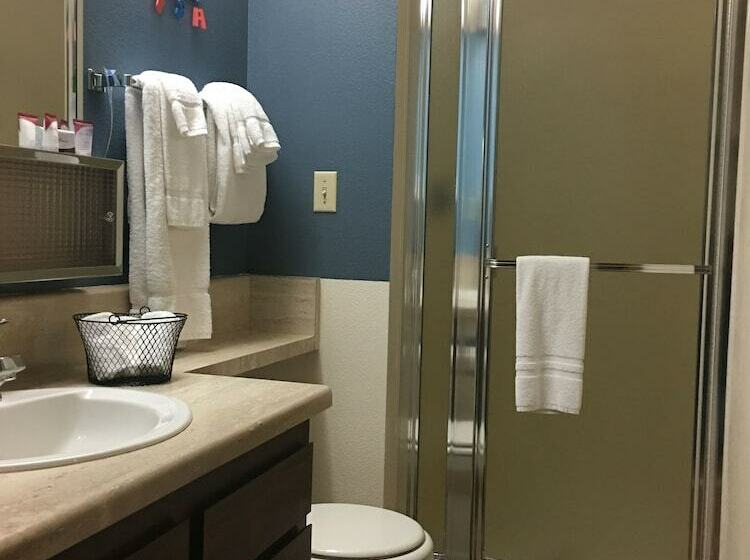 Номер Стандарт 2 Двуспальные Кровати, Rodeway Inn & Suites Big Water  Antelope Canyon