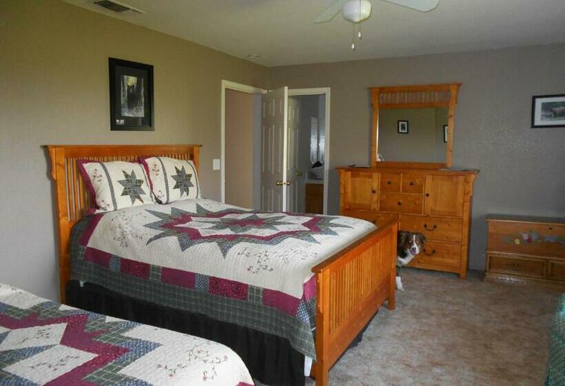 패밀리 룸, The Branded Calf Bed & Breakfast