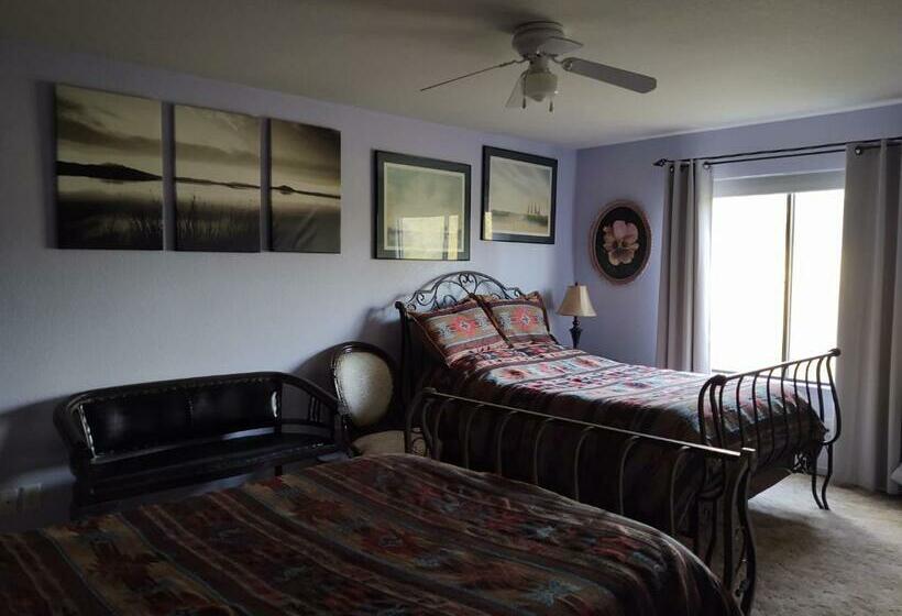 패밀리 룸, The Branded Calf Bed & Breakfast