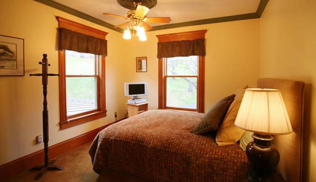 Номер Стандарт, Breezy Hill Inn