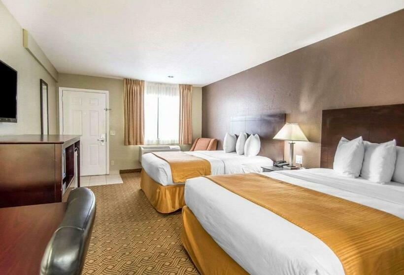 带2个双人床的标准工作室, Quality Inn & Suites By The Parks