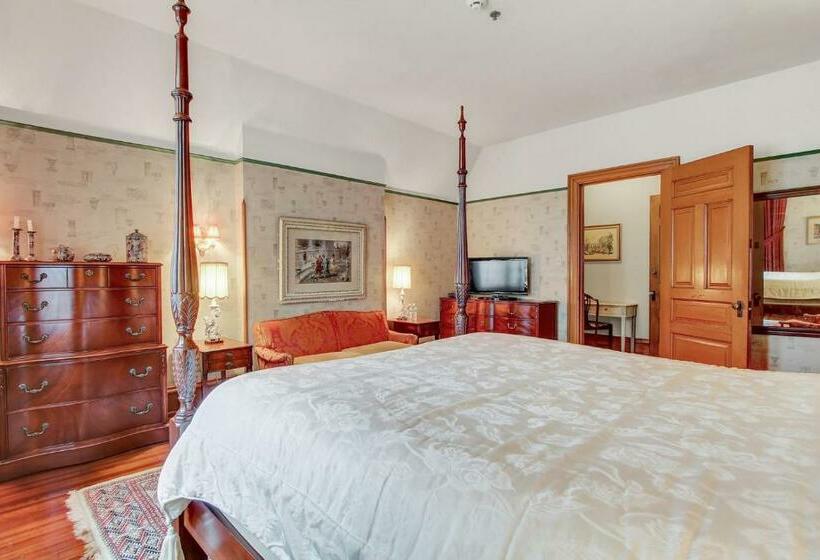 Family Suite, The Gables At Stirling Guest