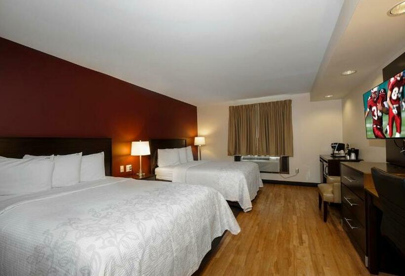 Номер Deluxe, Red Roof Inn Plus+ & Suites Malone
