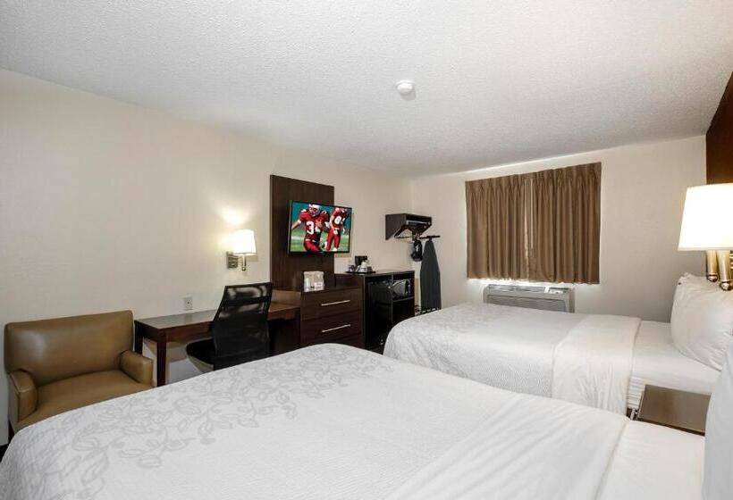 Номер Deluxe Адаптированный для Инвалидов, Red Roof Inn Plus+ & Suites Malone