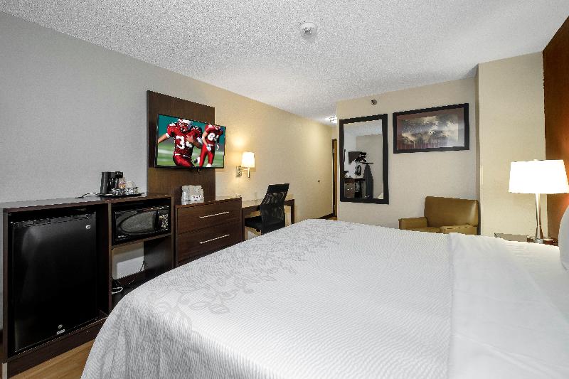 Номер Deluxe Кровать Кинг, Red Roof Inn Plus+ & Suites Malone
