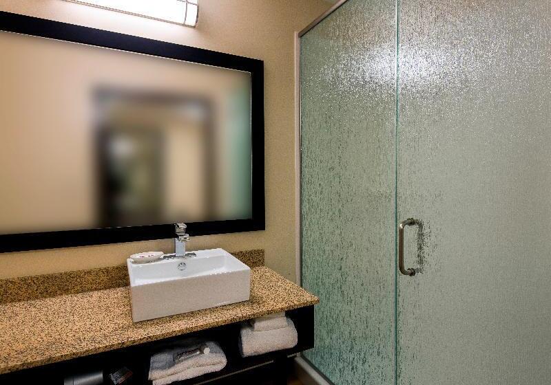 Номер Премиум, Red Roof Inn Plus+ & Suites Malone