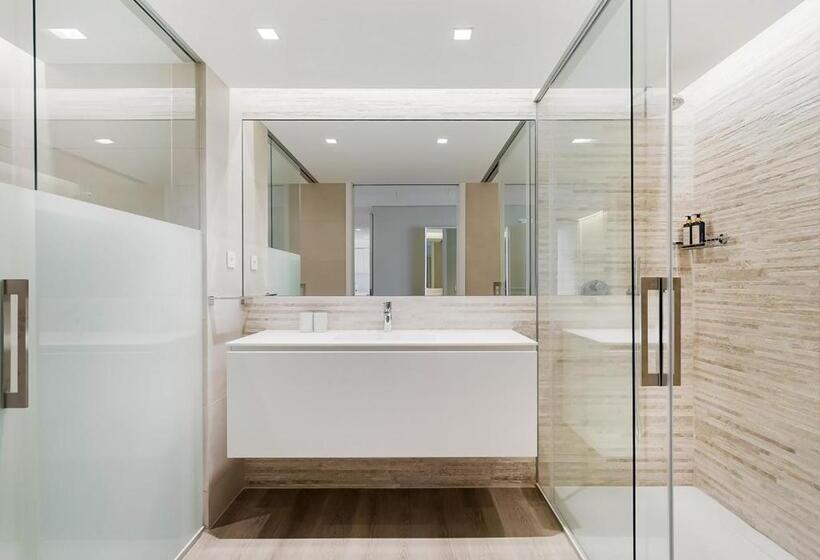 Апартаменты 2 Спальни с Балконом, Dom Pedro Residences